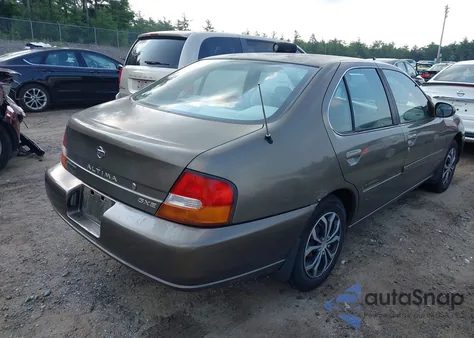 1999 Nissan Altima Xe/Gxe/Se/Gle z USA, uszkodzony, nr VIN 1N4DL01D7XC134481